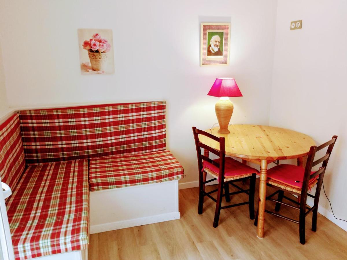 Au Berceau De Bernadette Bed & Breakfast Lourdes Exterior photo