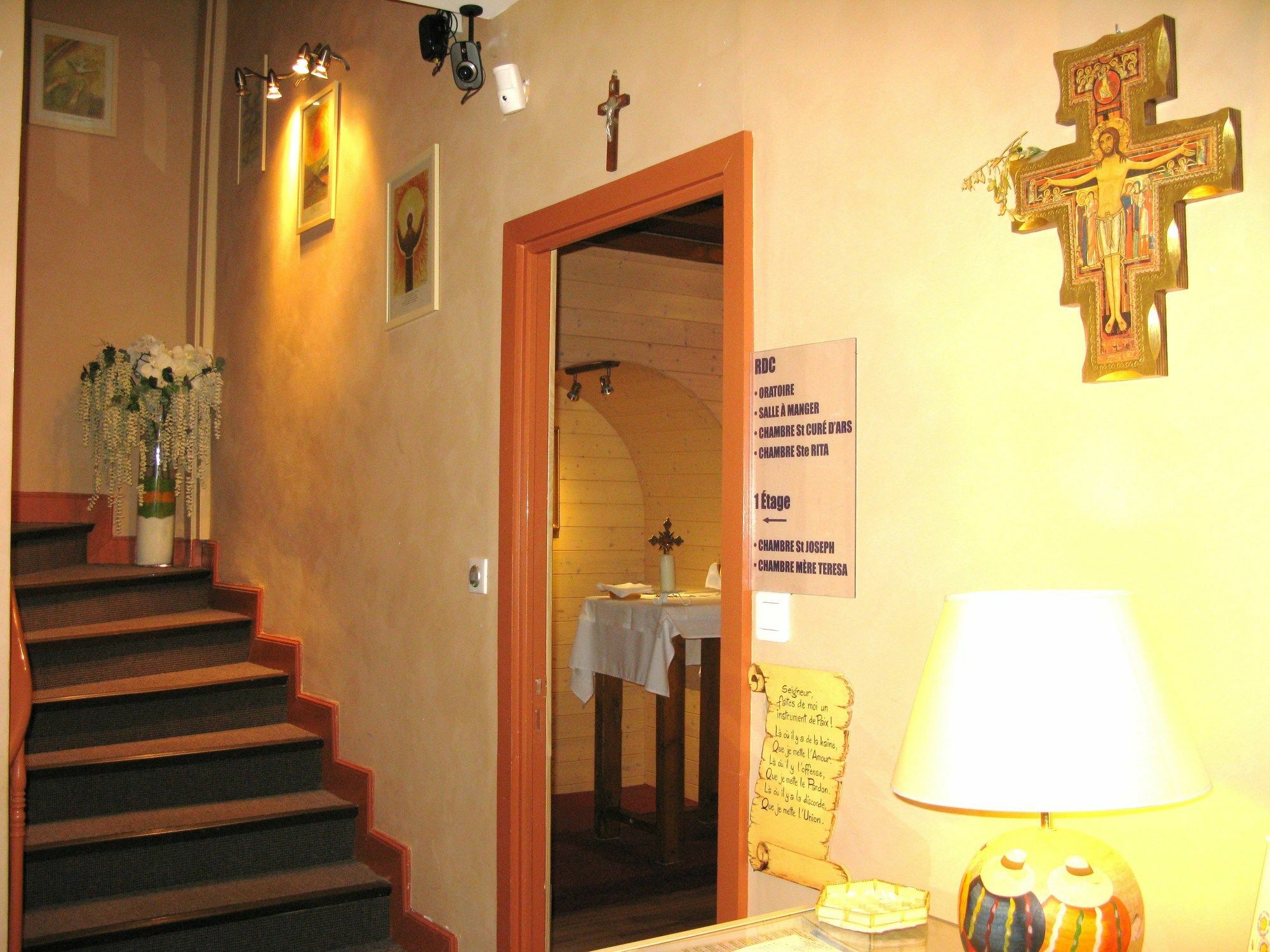 Au Berceau De Bernadette Bed & Breakfast Lourdes Exterior photo