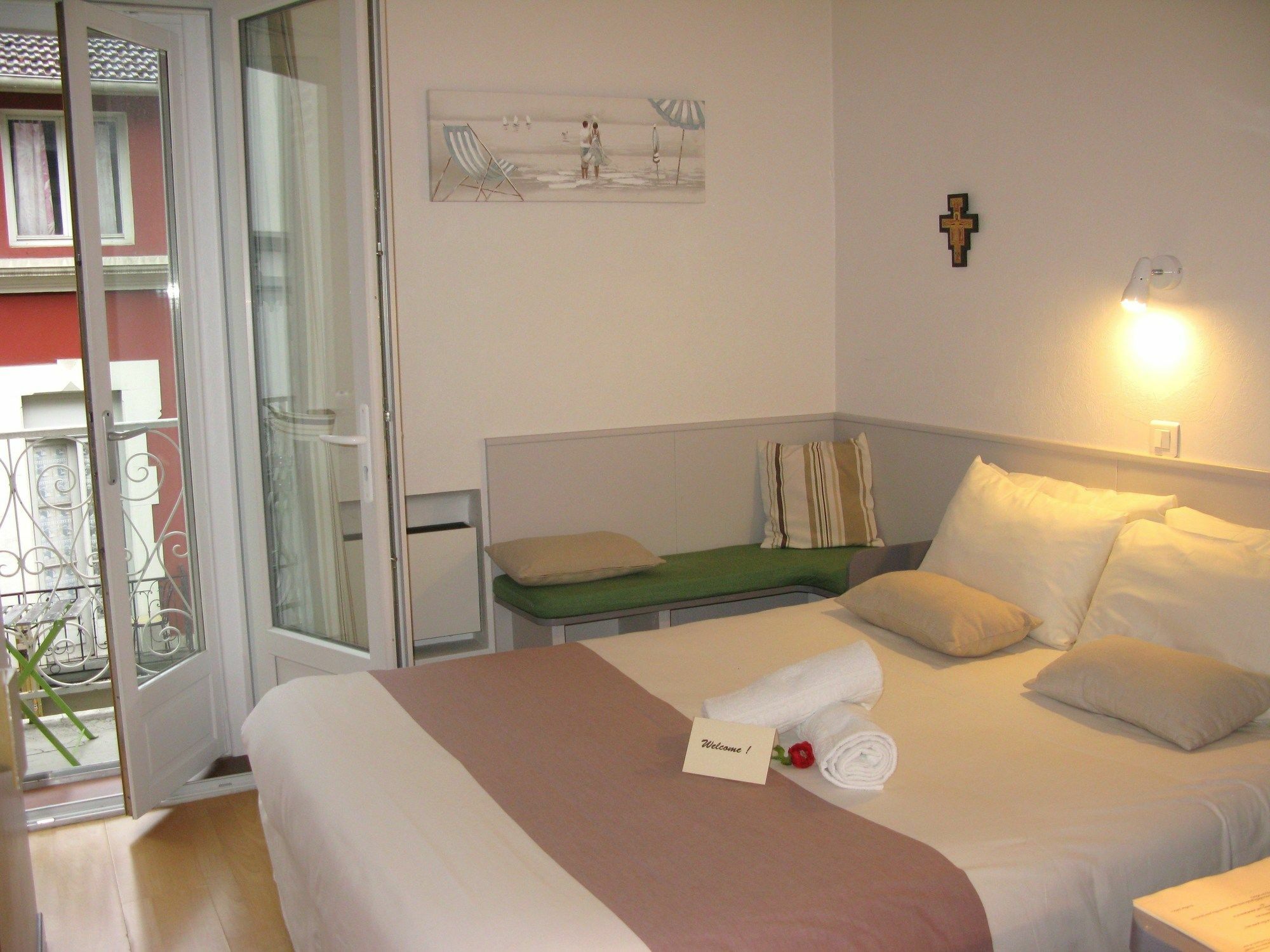 Au Berceau De Bernadette Bed & Breakfast Lourdes Exterior photo